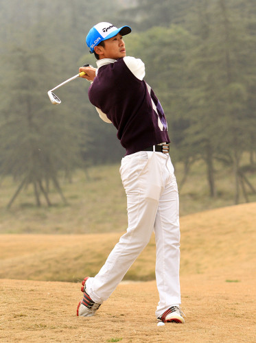 图文-高尔夫梦想100天活动结业礼 蔡思涛击球