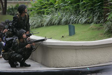 菲律宾总统府卫队进入红色警戒状态(图)