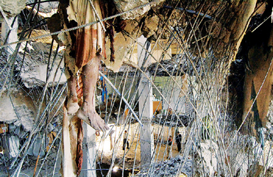 孟一大楼屋顶坍塌