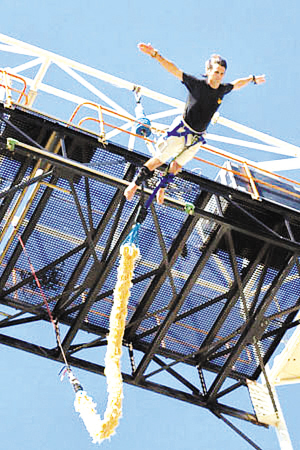 安全套做成蹦极跳绳