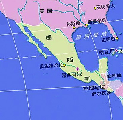 24日,在墨西哥首都墨西哥城的一家健康中心,人们戴上口罩防止感染流感