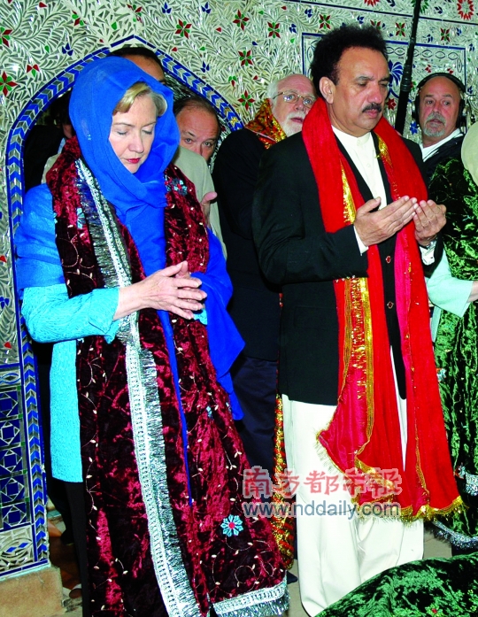 希拉里"公关"巴基斯坦 见面礼送上1.