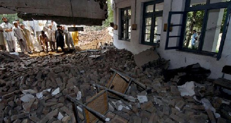 巴基斯坦武装分子炸毁3所学校无人伤亡(图)