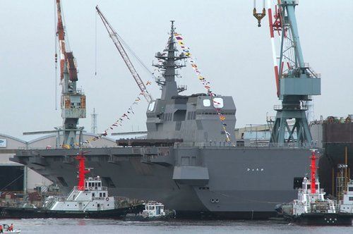 日本海上自卫队装备的16ddh"日向"号直升机航母