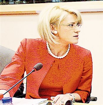 黑客组织又翻"老底"