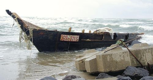 日本山形海岸现113米木船或来自别国图