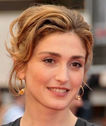 法国女演员朱莉·加耶