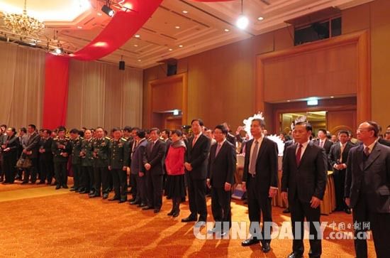 驻越使馆官员,中资机构代表,留学生代表,媒体代表与越南党政军学商等