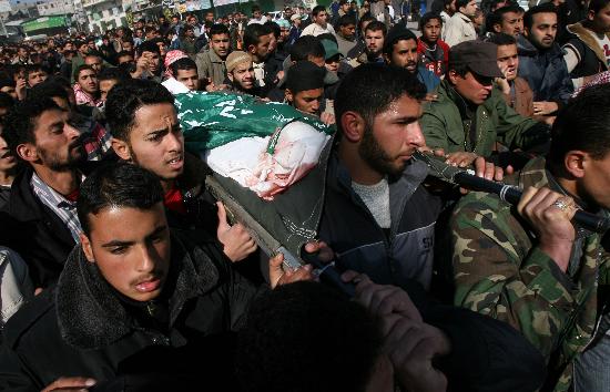 图文:以军空袭加沙南部打死4名哈马斯武装人员(1)