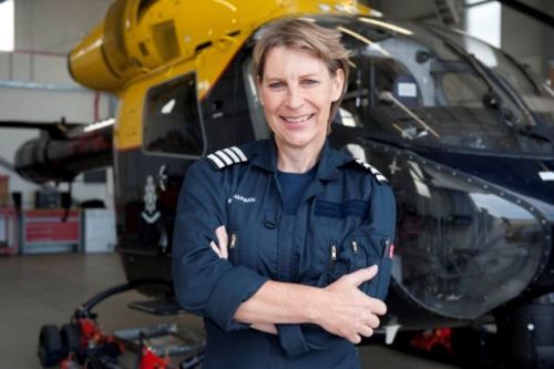 英国女警查普曼的英勇举动令她成了"女英雄"