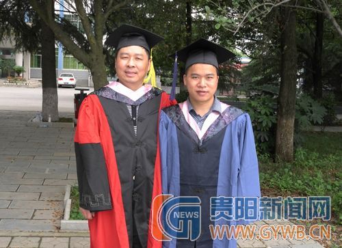 图为武廷方教授(左)和郭云。