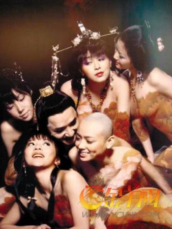 钱文锜"出力不出名"钱文锜在片场本报记者 陈明辉香港电影导演钱文锜