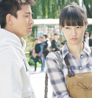 拍摄正酣 自搭时尚造型专题摘要:说婚就婚,说闪就闪,说离就离,爱了散