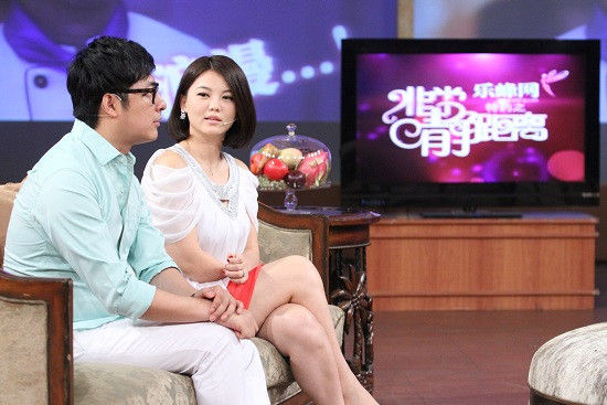 《非常静距离》李湘曝王岳伦商场跪地求婚