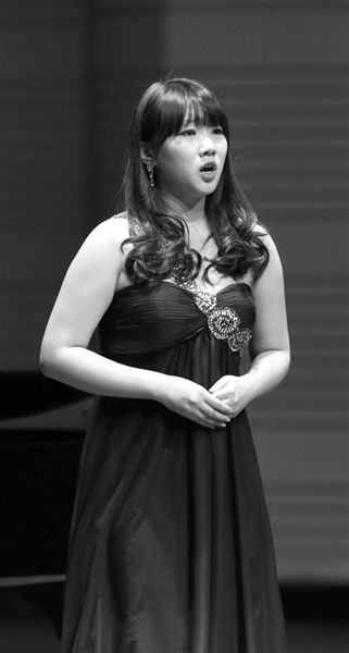 戴玉强与女儿同台唱歌说剧