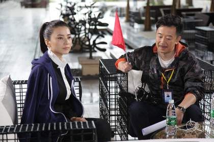 《咱们回家吧》正在紧锣密鼓地拍摄中,近日,该剧组组织了探班活动