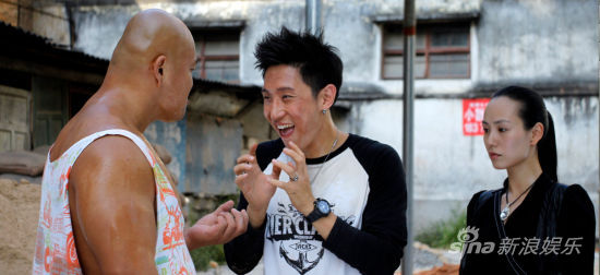 白鹤拳曝大力士龙武剧照吓坏杨政