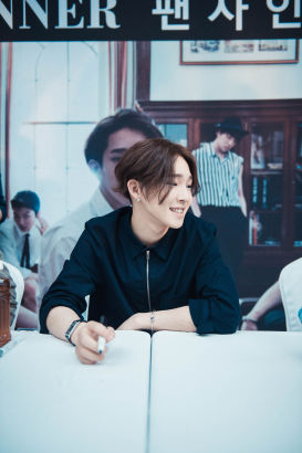 男团WINNER办签名会 粉丝热情难挡(图)|winner|空虚|YG_新浪娱乐_新浪网