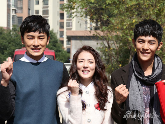 《只因单身》郑元畅徐璐片场一吻定情