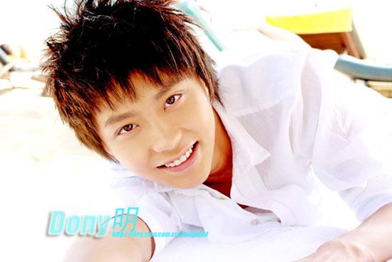 资料图片:孙明帅气美图青春动感(3)