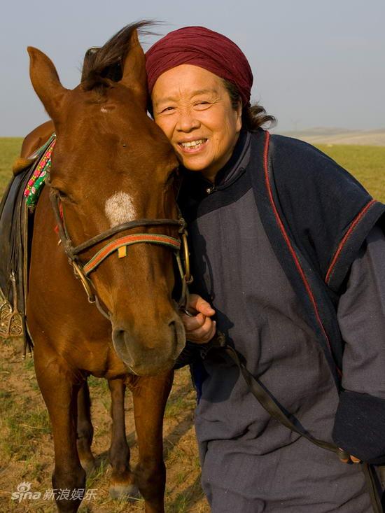 胡杨女人剧照图片