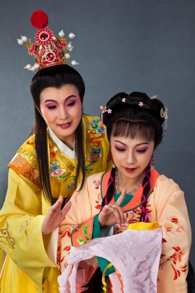 海文越剧团耗时一年票友彩唱全本梅龙镇