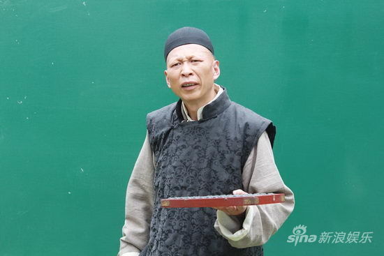 《白毛女》紧张排练 李明演反角信心十足(组图)