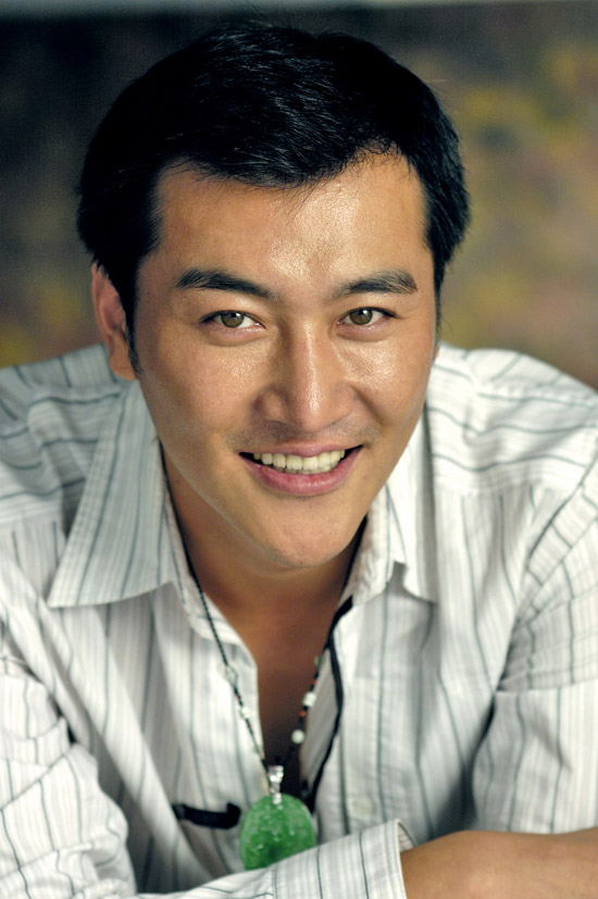 资料电影爱情国境线主演董翔简介