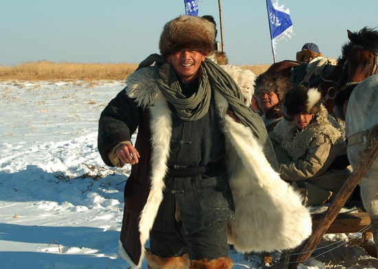 因《生死线》一炮而红的青年演员杨烁目前正在齐齐哈尔赶拍电影《神鹤