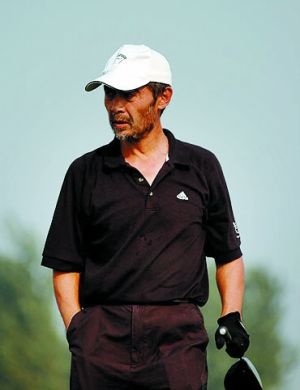 田壮壮信息时报(微博)讯 《杨贵妃》闹了几天的换导演风波算是尘埃