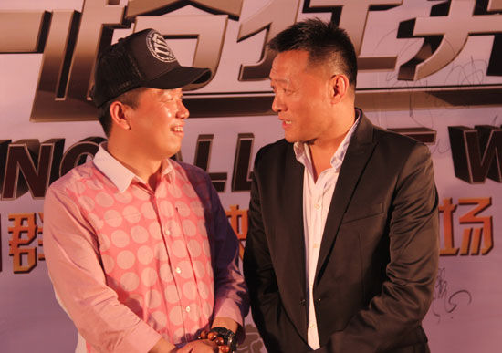 《一路狂奔》广州首映 黑色幽默笑料多