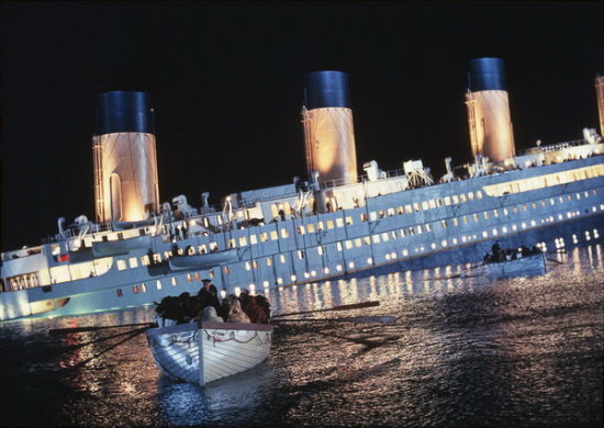 泰坦尼克号名场面图片