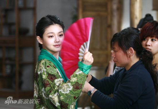 图文龙凤店开机大s红扇遮面