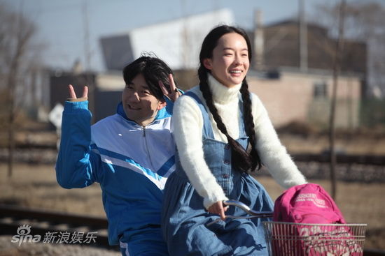 王太利与霍思燕新浪娱乐讯 2010年,一部夹带着"青春怀旧"风暴的电影