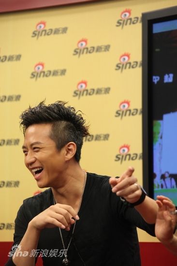 图文画壁主创做客新浪邓超大笑