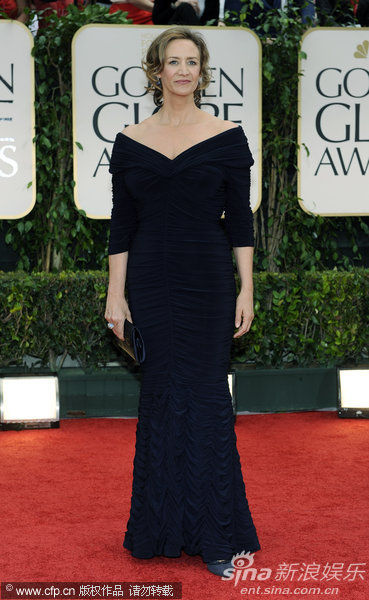 图文第69届金球奖红毯珍妮麦克蒂尔优雅亮相