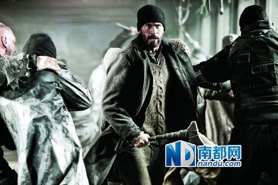 《雪国列车》中国内地首映收700万元，好口碑能否让票房逆转？
