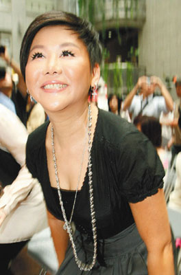 蓝心湄剪短发甩厄运清爽亮相走出流产阴影图