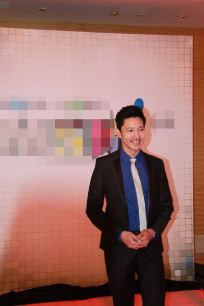 数十位明星齐聚盛会,星光熠熠的红毯以及颁奖现场精彩纷呈,立威廉