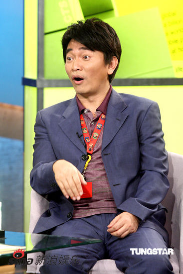 组图:吴宗宪畅谈从商心情 时刻宣传自家产品