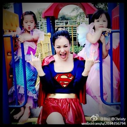 钟丽缇43岁生日变身女超人