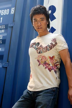 黄勐北京出席游戏发布会 亲身演绎地产大亨(图)