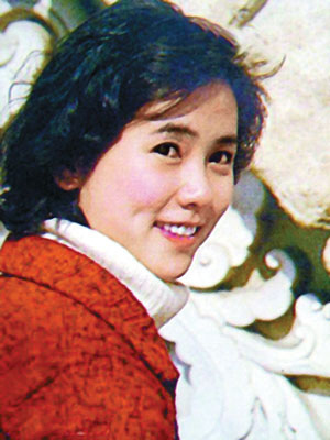 洪学敏年轻时靓照本报讯(记者李奎 付中)曾在《喜盈门》中饰演小姑子