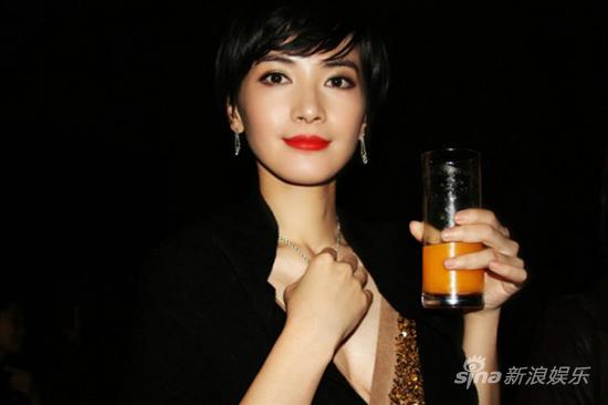 李媛出席顶级品牌活动 展现中国美新生力量(图)