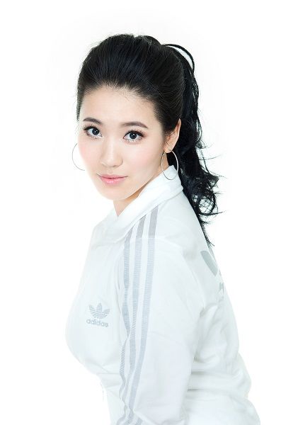 罗超签约触动时代 拍摄唯美大片开启新旅程