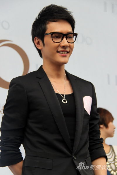 冯绍峰心情大好