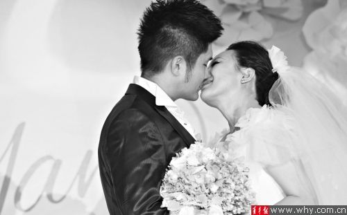 潘长江女儿潘阳与男友大婚