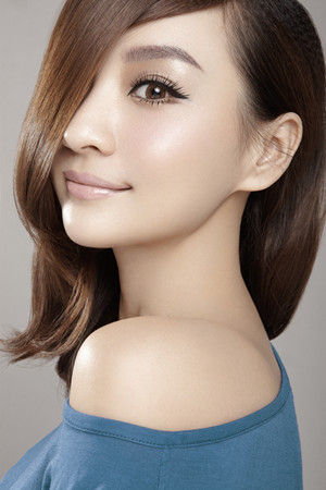 刘美人代言彩妆名品 全新写真曝光(图)