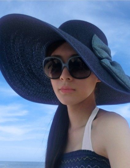 龙一一拍摄时尚广告 被赞敬业不娇气