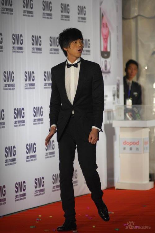 图文:群星闪耀2007超级盛典 信红毯跳舞